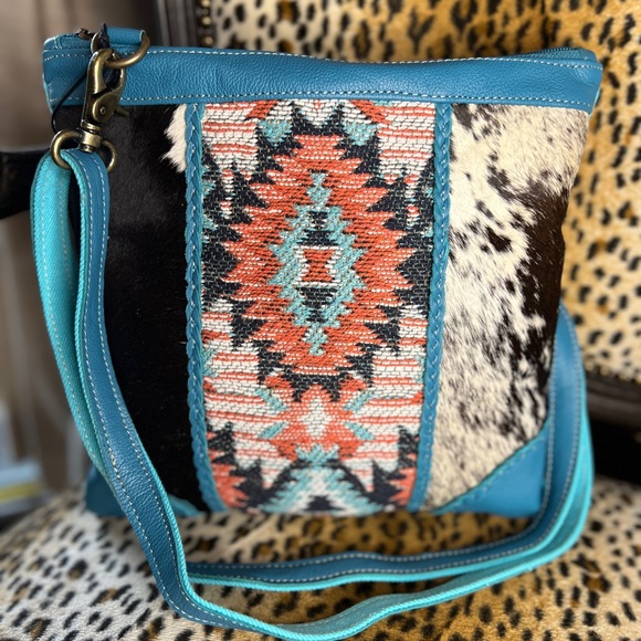 New Myra Western Boho Aztec Native American Crossbody Leather Bag - Picture 4 of 7